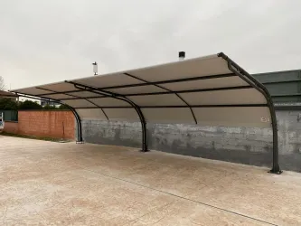 Pensilina auto ombreggiante antigrandine impermeabile