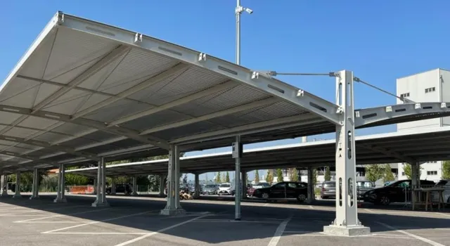 Personalizzazione pensilina auto